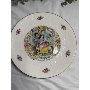 Royal Doulton Vintage 1977 Valentine's Day Decorative China Plate
